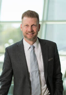 Dr. Lee Isley portrait photo